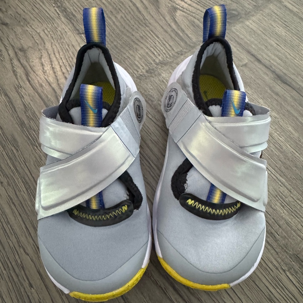 Nike Flex Advance SE